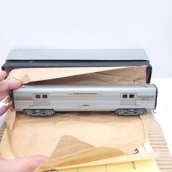Tenshodo Streamlinded Passenger Car 400 Baggage New in Box Vintage HO Scale - Picture 1 of 7